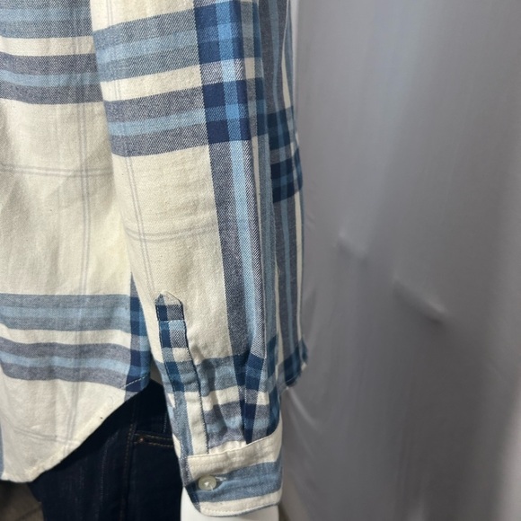 Old Navy Long Sleeve Blue & Cream\Off White Plaid Button Down Shirt Size Medium - Picture 4 of 7